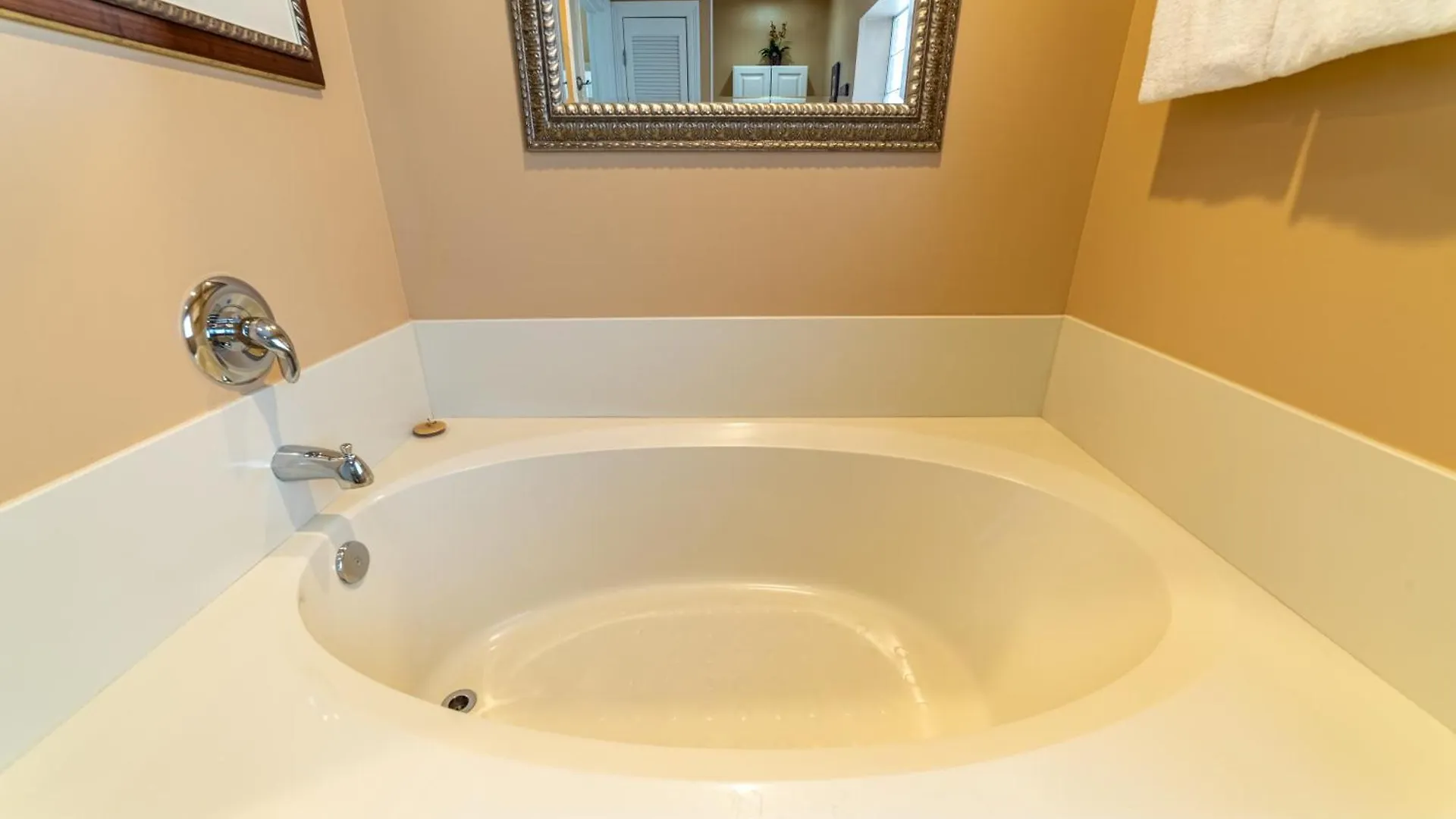 Boardwalk 1101 'Parrothead Paradise' Panama City Beach Holiday home
