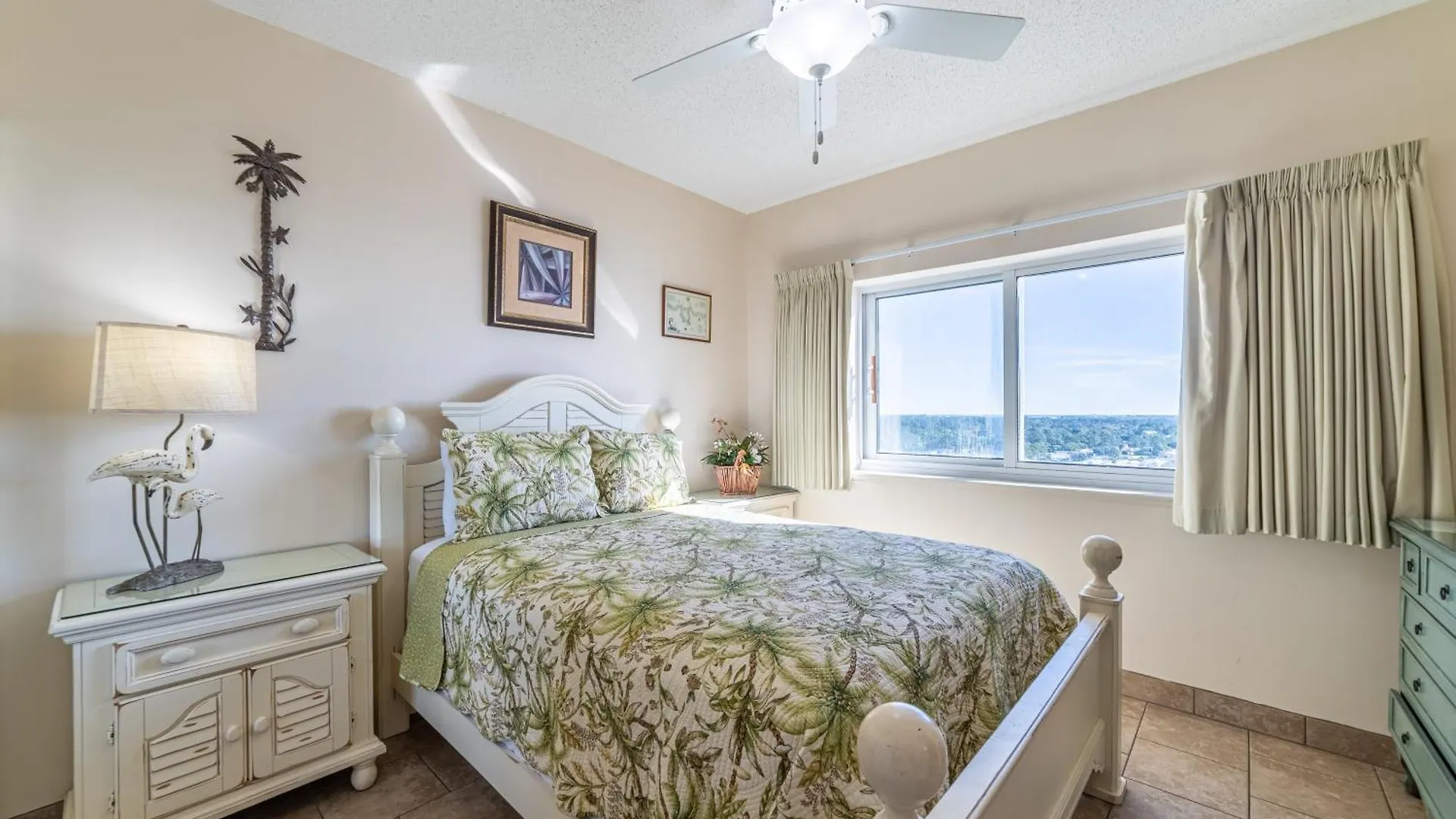 Boardwalk 1101 'Parrothead Paradise' Panama City Beach Holiday home